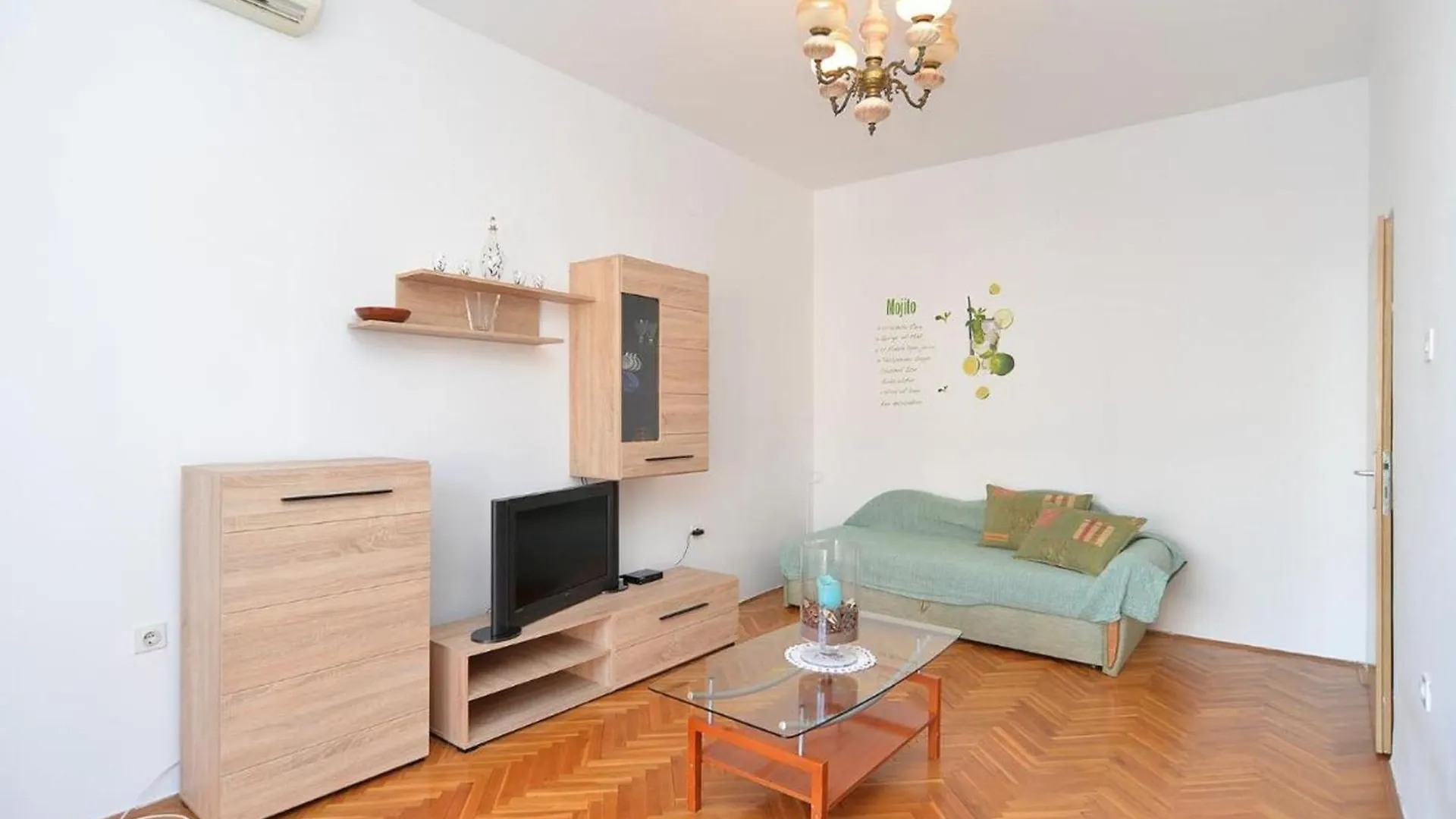 Cozy Apartment In Peroj With Terrace