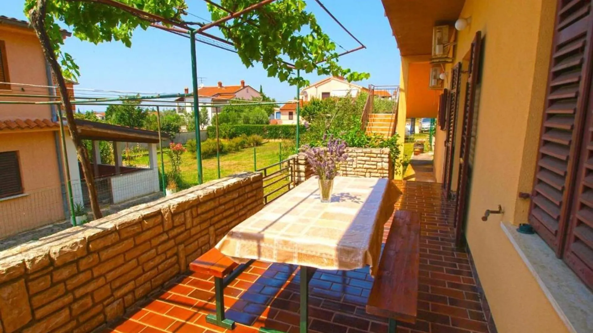 Cozy Apartment In Peroj With Terrace
